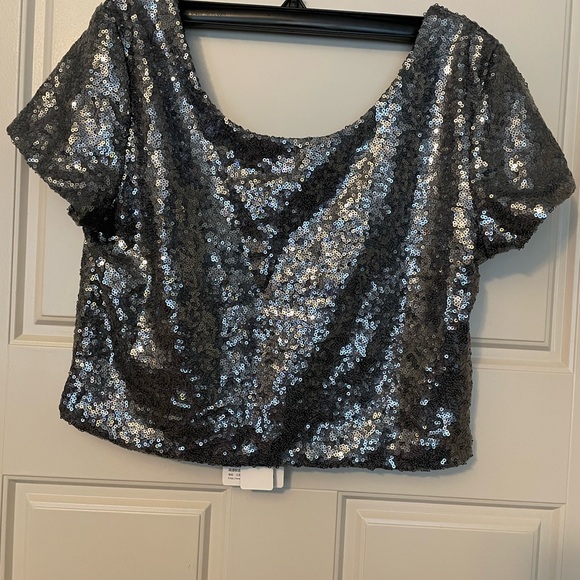 Women’s HAODUOYI Silver Sequin Crop Top with Scoop Neck Size Small - Picture 3 of 6